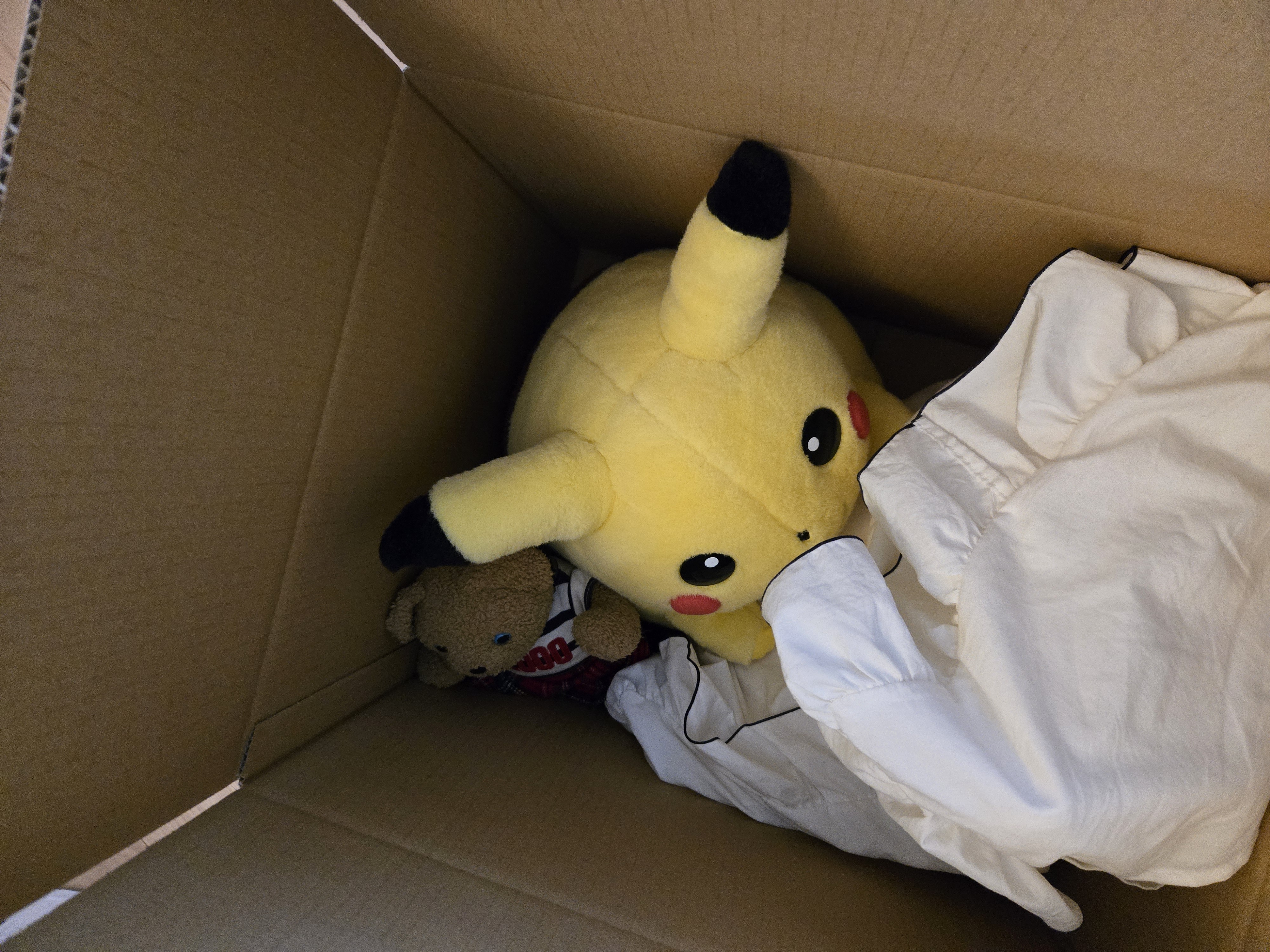 旧居のガランとした部屋